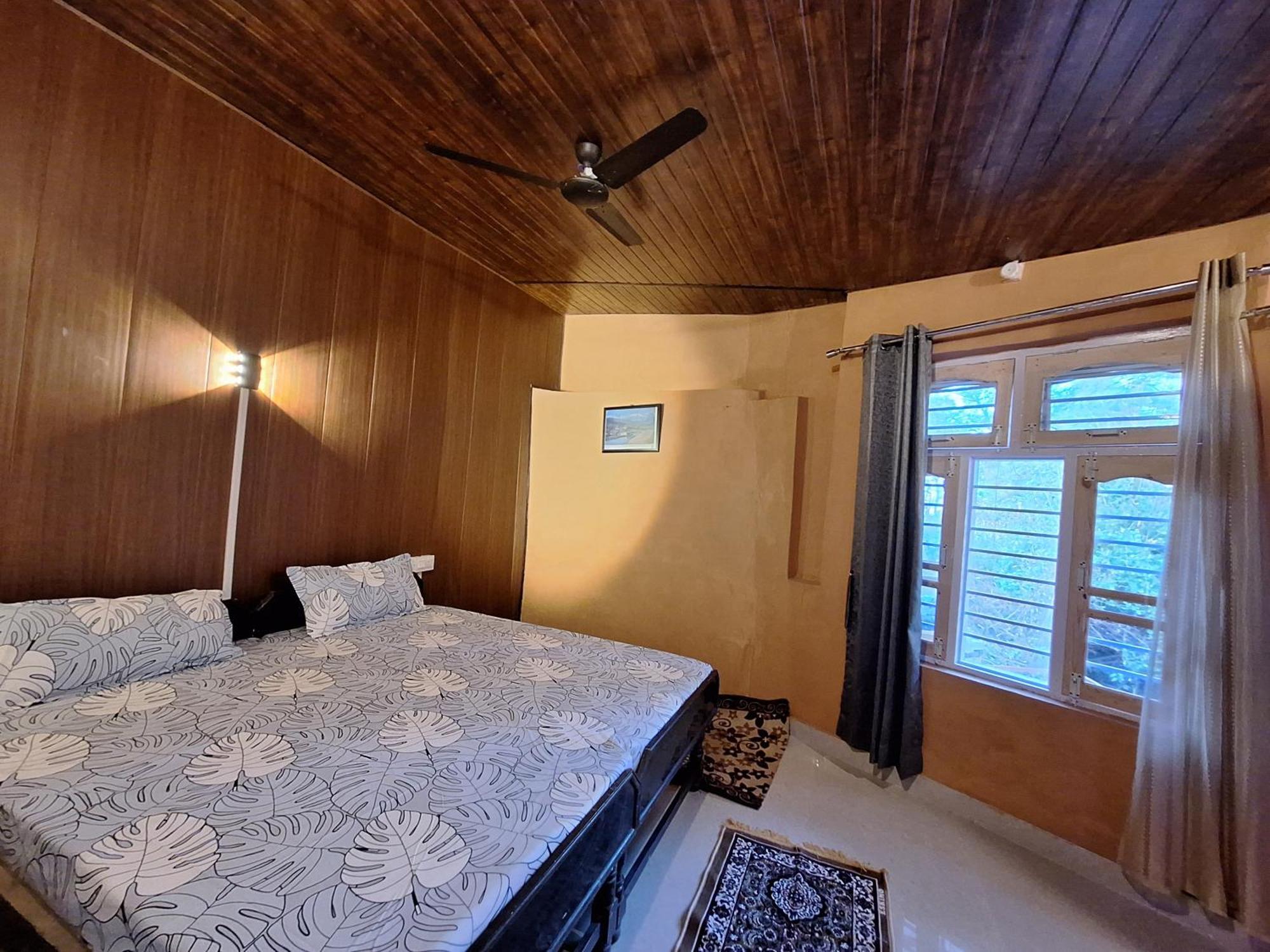 Tathastu Bir -Homestay ,Dorm,Hostel Экстерьер фото