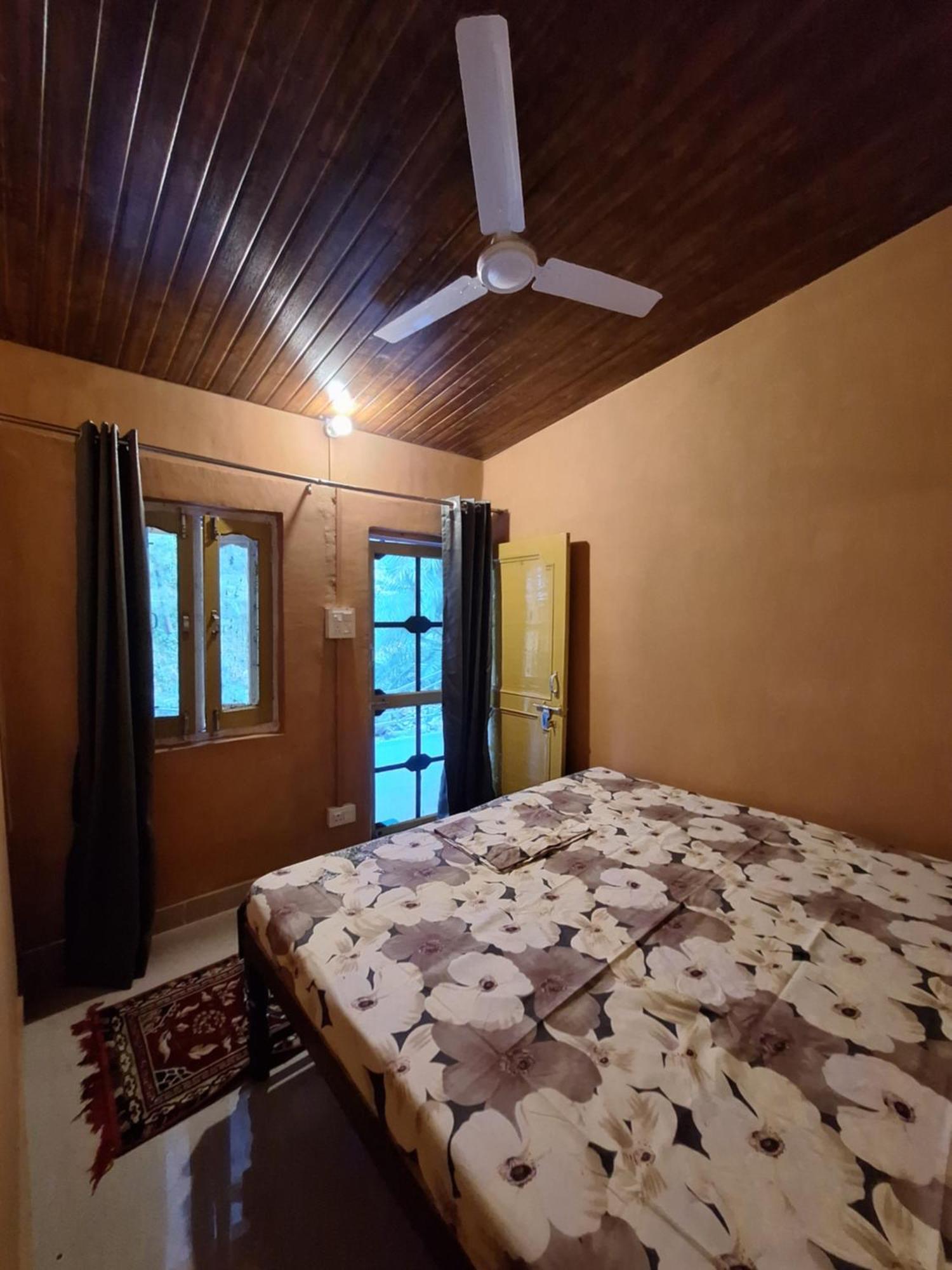 Tathastu Bir -Homestay ,Dorm,Hostel Экстерьер фото