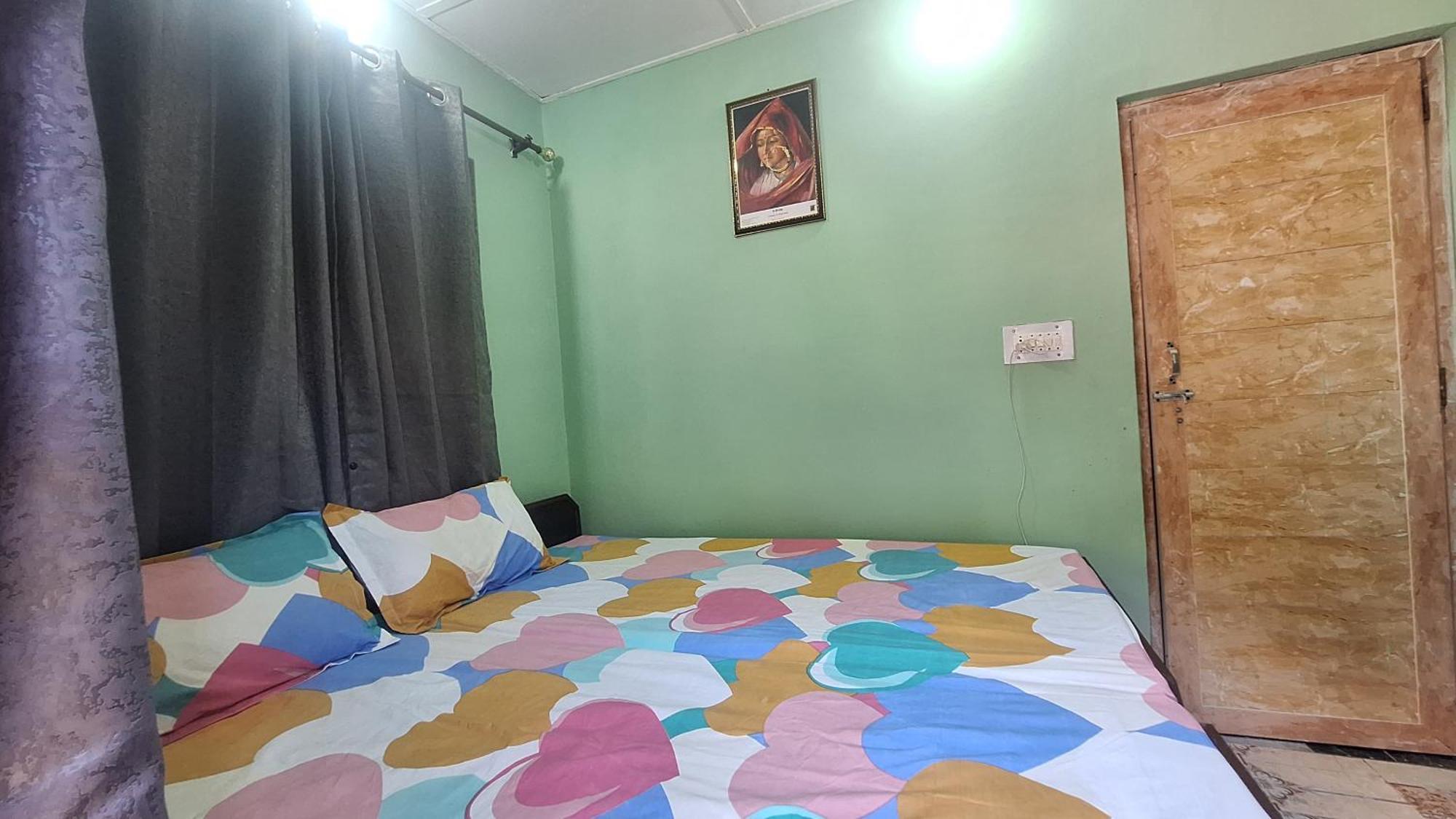 Tathastu Bir -Homestay ,Dorm,Hostel Экстерьер фото